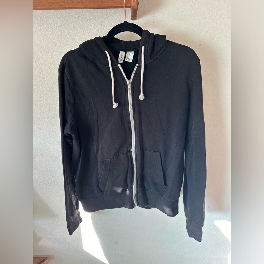 Comfy Black zip up hoodie